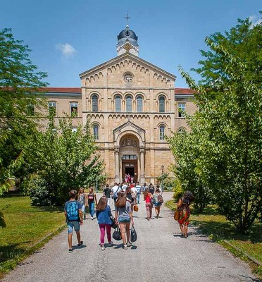 l'entrée principale